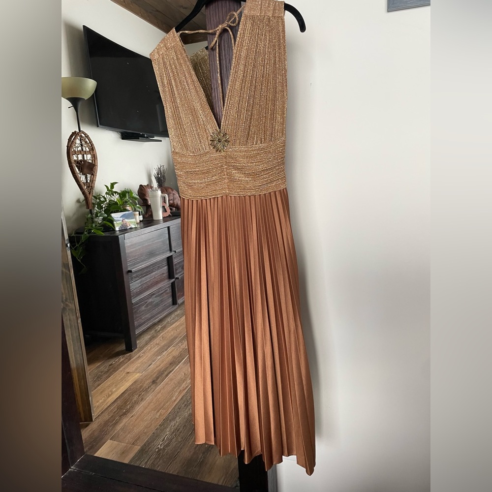 Beautiful Vintage JCPenney size 7/8 formal tea length dress with Brooch